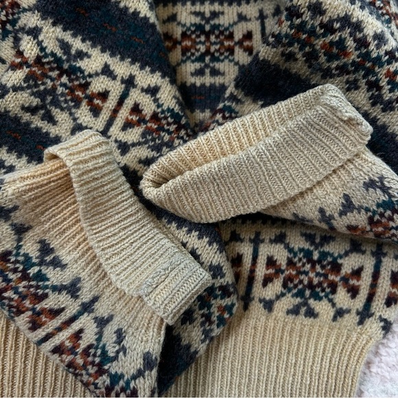 Vintage Regatta Sport Snowflake Stripe Pattern 100% Wool Sweater Size Medium - Picture 11 of 13